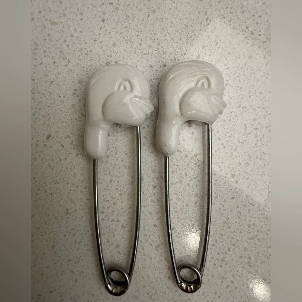 Set of 2 Vintage White Chic-a-dee Diaper Pins Baby Chicks Birds